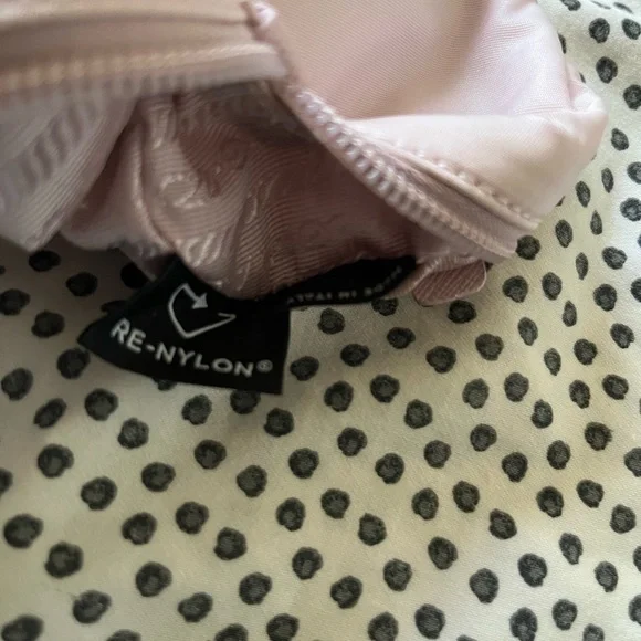 Prada Pink cosmetic pouch - Picture 7 of 11